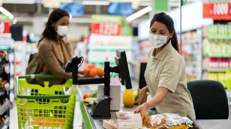 A pandemia de coronavrus j est afetando mulheres em ocupaes mal remuneradas(foto: Getty Images)