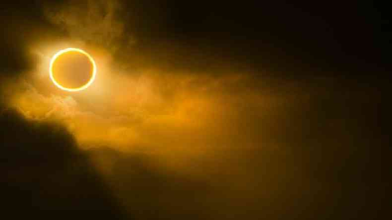 Um eclipse solar, para o qual nunca deve se olhar diretamente
