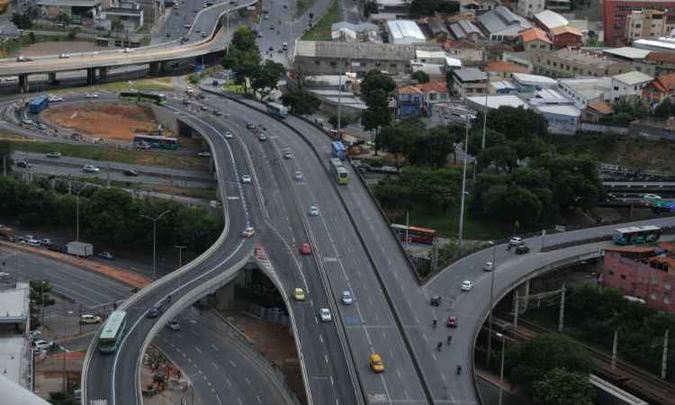 Agentes da BHTrans, policiais militares e guardas municipais vão orientar os motoristas que passarem pelo Complexo da Lagoinha(foto: Jair Amaral/EM/D.A Press) Agentes da BHTrans, policiais militares e guardas municipais vão orientar os motoristas que passarem pelo Complexo da Lagoinha(foto: Jair Amaral/EM/D.A Press)