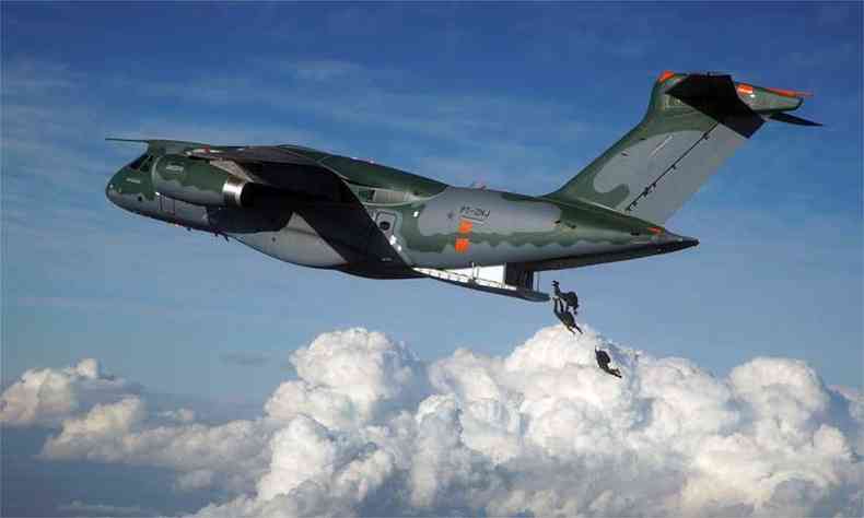 KC-390, aeronave para transporte ttico/logstico e reabastecimento em voo, desenvolvido e fabricado pela Embraer (foto: Embraer/Divulgao)