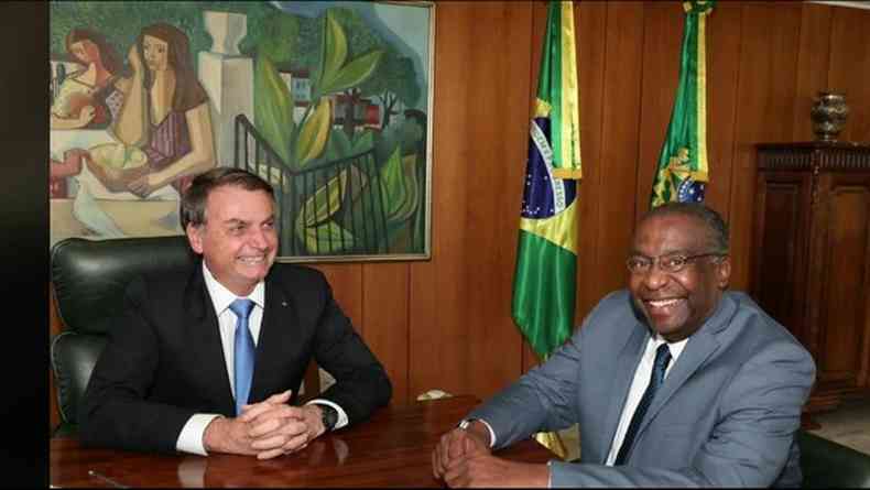 O presidente Jair Bolsonaro anunciou nesta quinta-feira, pelas redes sociais, a nomeao do professor Decotelli (foto: Facebook/Reproduo)