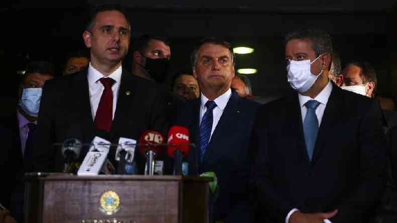 Em fevereiro, o presidente Jair Bolsonaro entregou pessoalmente ao Congresso a MP de privatizao da Eletrobras