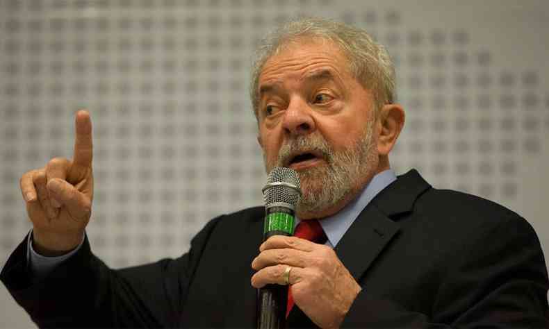 Aps a exibio do vdeo de Lula, Haddad disse foi uma honra ter sido ministro do ex-presidente(foto: Flickr)