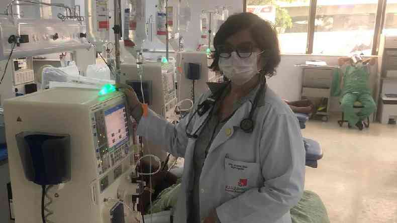 Suzana Melo, gestora da Clnica do Rim de Vitria de Santo Anto (PE): 'Temos levado muitos prejuzos, mas sabemos que se no dialisarmos o paciente pode morrer'(foto: Arquivo pessoal/BBC News Brasil)