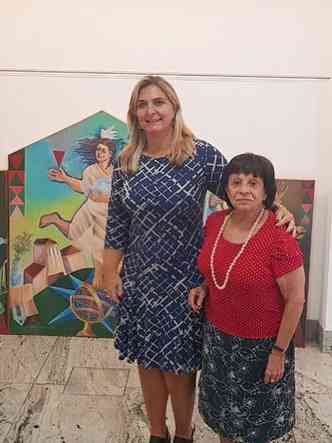 Lucienne Amanta, da Firenze, com a artista Yara Tupynamb: %u201CObras esto saindo bem on-line%u201D(foto: Arquivo pessoal)