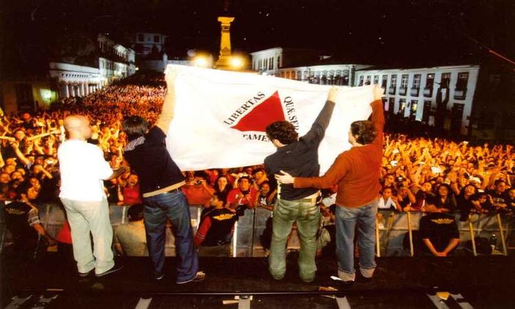 Em 2001, show histrico na Praa Tiradentes, em Ouro Preto