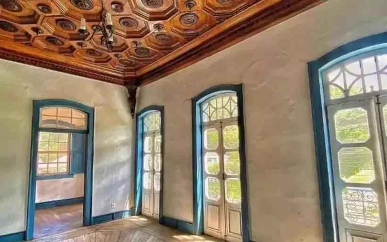 A casa tinha pisos em marchetaria e ladrilho hidráulico característico do século 19 e teto de madeira (foto: Divulgação/arquivo Pessoal) A casa tinha pisos em marchetaria e ladrilho hidráulico característico do século 19 e teto de madeira
