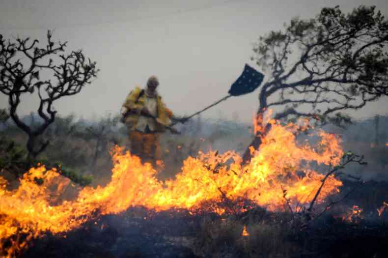 Belo Horizonte vem sofrendo com o tempo seco e o calor, que causa incndios, no ms de setembro