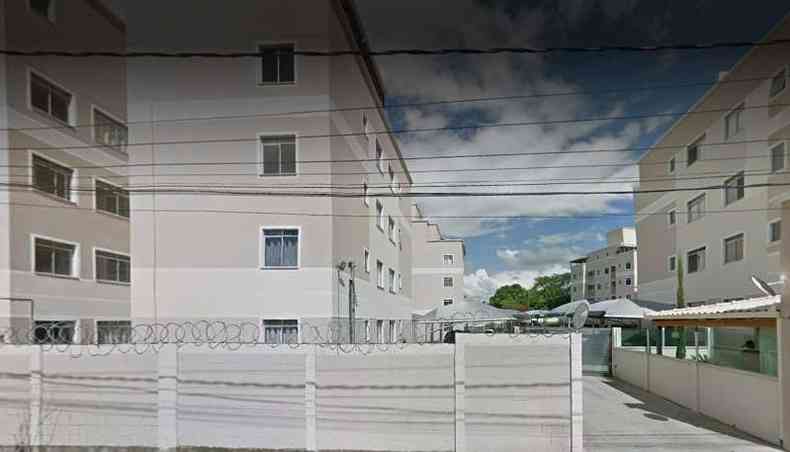 Homem de 33 anos levou 4 tiros de PM em surto psictico dentro de seu apartamento no Bairro Jardim das Alterosas, em Betim, na Grande BH(foto: Google Maps)