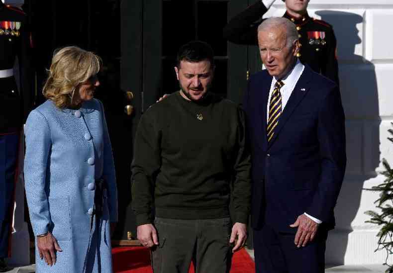 O presidente dos Estados Unidos, Joe Biden, e a primeira-dama, Jill Biden, recebem o presidente ucraniano, Volodymyr Zelensky, na Casa Branca, em 21 de dezembro de 2022 ( AFP / Olivier Douliery)