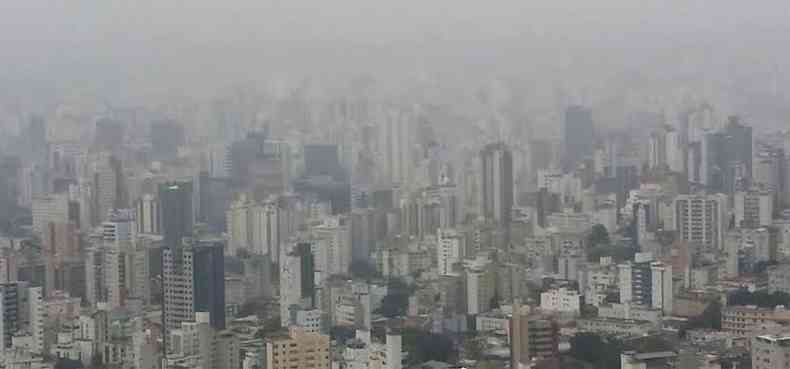 Manh de tera-feira de clima chuvoso em Belo Horizonte(foto: Edsio Ferreira/EM/D.A Press)