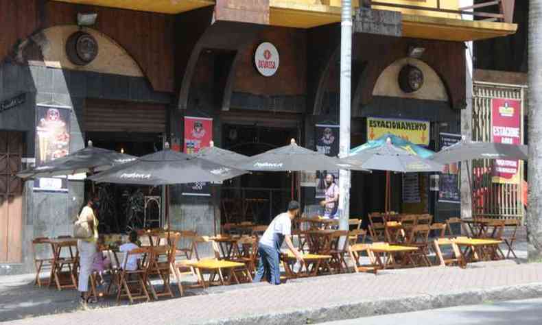 Mais de 40% dos bares e restaurantes mineiros tm pendncias no SPC ou Serasa (foto: Juarez Rodrigues/EM/D.A Press)