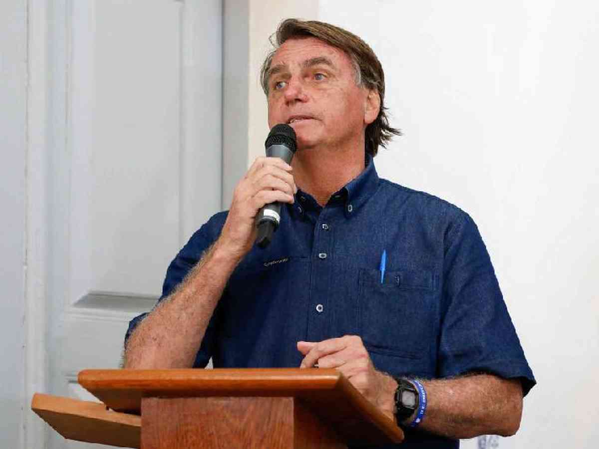 Bolsonaro sobre tentativa de Mauro Cid de vender Rolex N o vejo