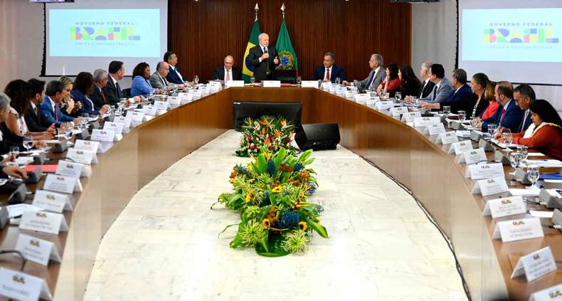 Lula deu novo ''puxo de orelha'' nos ministros na nova reunio realizada ontem