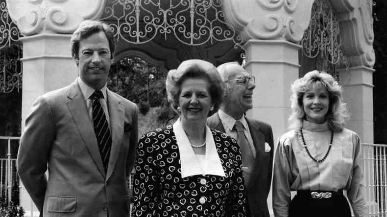 Margareth Thatcher visita o Flippen Park com o filho Mark, a nora, Diana, e o marido, Sir Denis Thatcher, em outubro de 1987.(foto: PAUL BROWN / Staff Photographer - 21829)