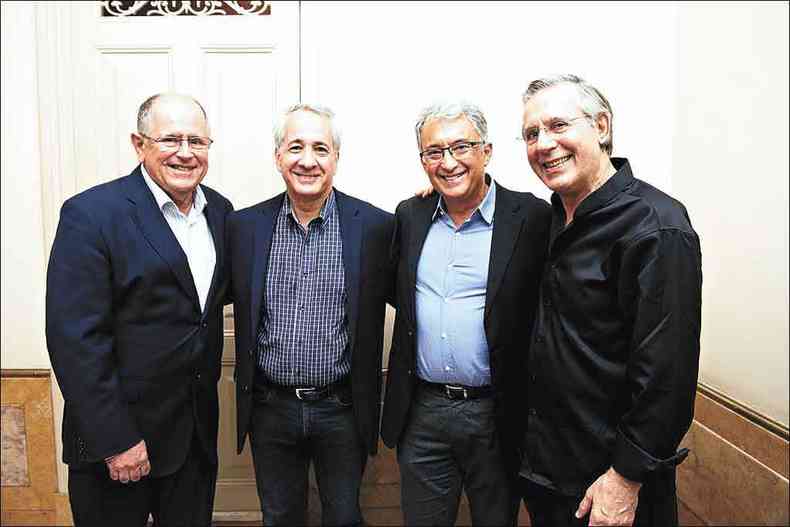 O compositor Ronaldo Miranda, maestro Fabio Mechetti, o compositor Joo Guilherme Ripper e o pianista Arnaldo Cohen 