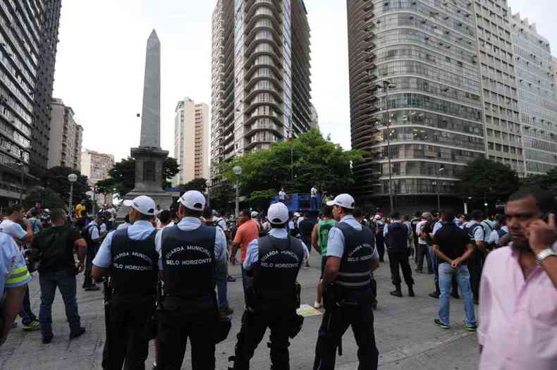 Agentes da Guarda Municipal de Belo Horizonte , na Praa Sete (foto: Tulio Santos/EM/D.A Press - 15/01/2015)