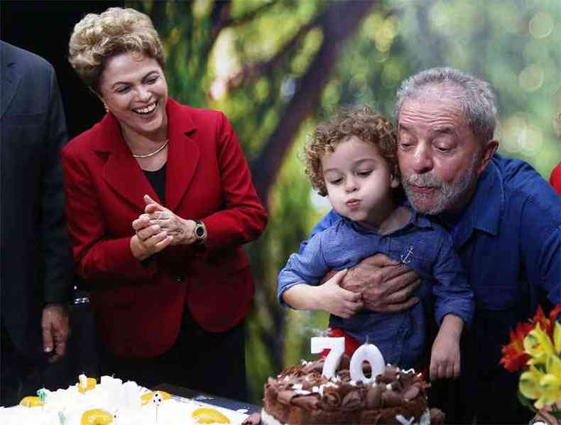 Dilma participou da festa de 70 anos do ex-presidente, no Instituto Lula, nessa tera-feira (27)(foto: Ricardo Stuckert )