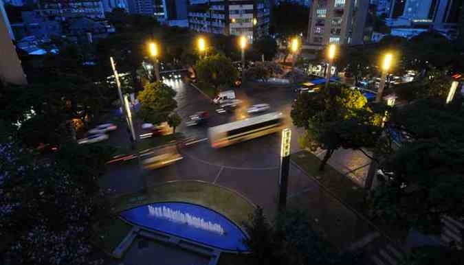 Clubes voltam a funcionar em BH e frequentadores comemoram