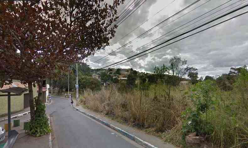 Gari estava trabalhando em uma rua da Vila Bernadete quando foi abordado por trs homens e agredido(foto: Google Street View/Reproduo)