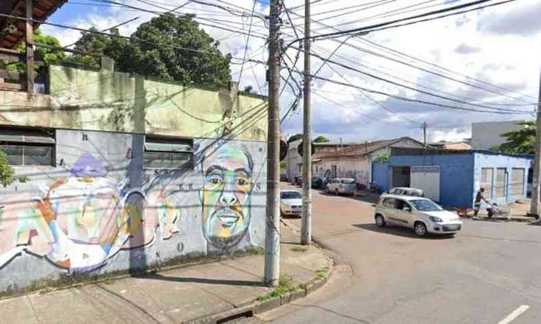 A prisão e a troca de tiros ocorreram em frente ao número 1.780 da Avenida Silviano Brandão(foto: Google Street View/ Reprodução)