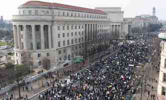 Manifestantes pretendem marchar at o Capitlio ao lado de parentes de Michael Brown e Eric Garner(foto: AFP PHOTO / SAUL LOEB)