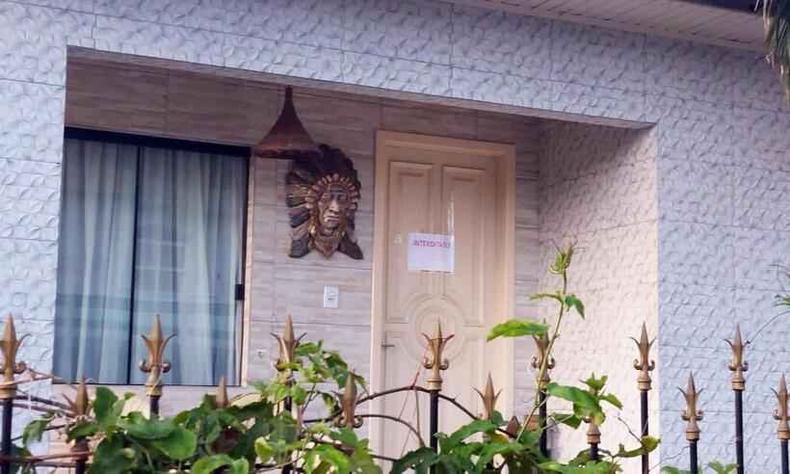Vista externa de uma casa