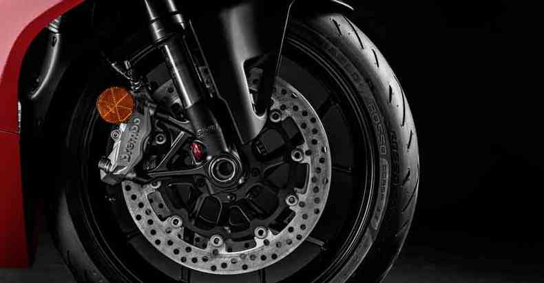 Freios ABS com pinas Brembo radiais(foto: Ducati/Divulgao)