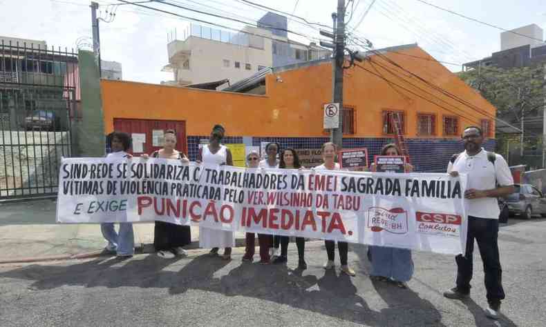 Manifestantes pedem cassao do vereador Wilsinho da Tabu