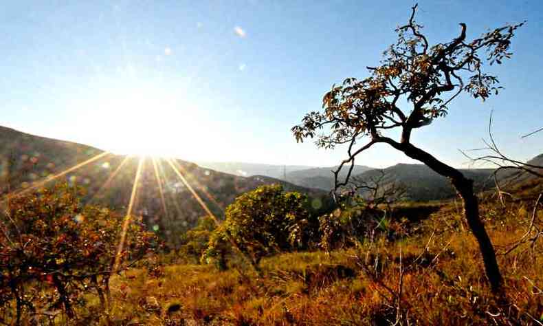 Do alto da Serra do Espinhao, avistam-se vales e as belas montanhas de Minas Gerais. Bom para relaxar e ficar off-line(foto: Ramon Lisboa/EM/D.A Press)