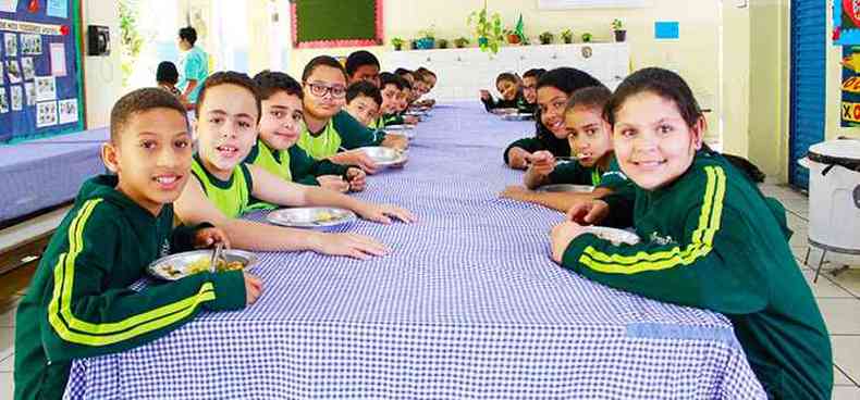 Sem aulas desde o ms passado, alunos da rede municipal tero alimentao em casa(foto: Prefeitura de Nova Lima/Divulgao)