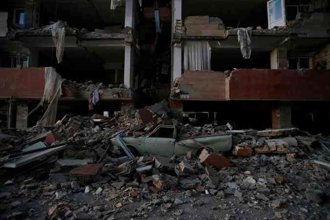 Terremoto na fronteira do Ir com o Iraque mata pelo menos 328 pessoasPOURIA PAKIZEH/AFP