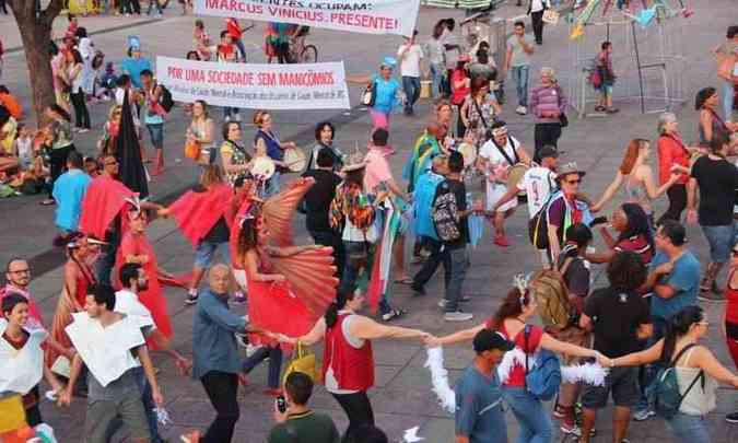 Profissionais de sade e pacientes foram s ruas de BH(foto: Conselho Regional de Psicologia - MG/Facebook)