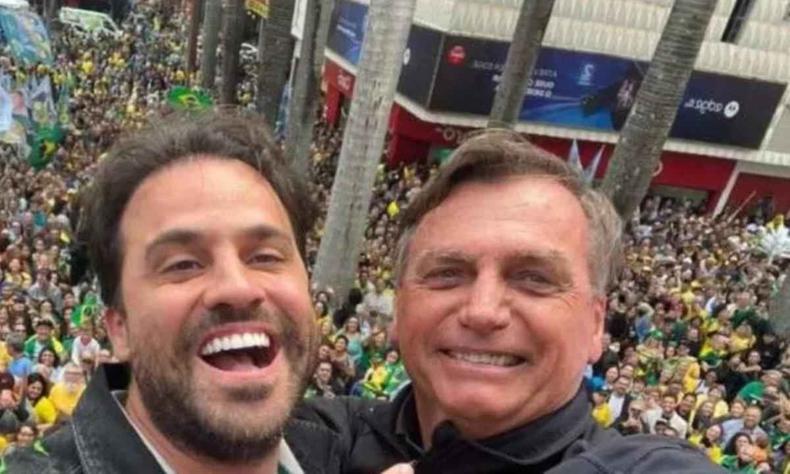 Tribunal Regional Eleitoral de São Paulo tomou decisão após Justiça retirar júdice da candidatura(foto: Reprodução/Instagram/@pablomarcal1) Pablo Marçal ao lado de Jair Bolsonaro com um apoiadores ao fundo