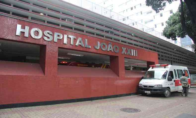 Ambulncia do Samu encaminhou as vtimas para o Hospital Joo XXIII(foto: Marcos Michelin/EM)