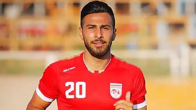 Jogador Amir Nasr Azadani pode ser condenado à morte no Irã acusado pelo assassinato de um oficial millitar(foto: FIFPRO) Amir Nasr Azadani