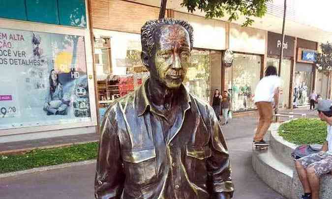 Caso acontece depois de dois meses de outro ato de vandalismo contra a escultura(foto: Ramon Lisboa/EM/D.A.Press)