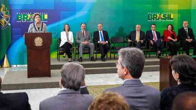 Dilma durante cerimnia de posse dos novos ministros das Secretarias de Relaes Institucionais e de Direitos Humanos da Presidncia da Repblica(foto: Roberto Stuckert Filho/PR)