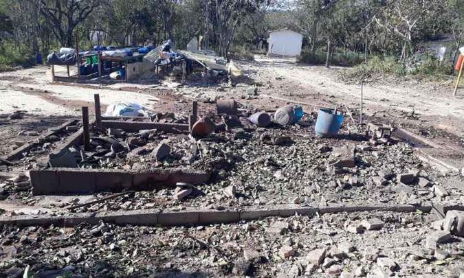 Trabalhador manuseava pólvora quando aconteceu a explosão(foto: Samu/Divulgação) Trabalhador manuseava pólvora quando aconteceu a explosão(foto: Samu/Divulgação)