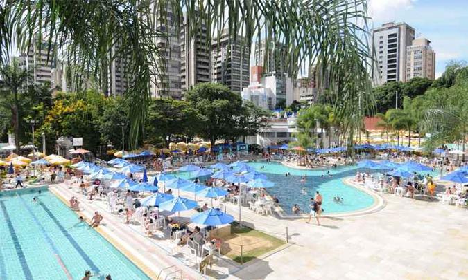 Salva-vidas terão que atuar em tempo integral de funcionamento das piscinas do clube(foto: Leandro Couri/EM/DA Press - 19/01/2018) Salva-vidas terão que atuar em tempo integral de funcionamento das piscinas do clube(foto: Leandro Couri/EM/DA Press - 19/01/2018)