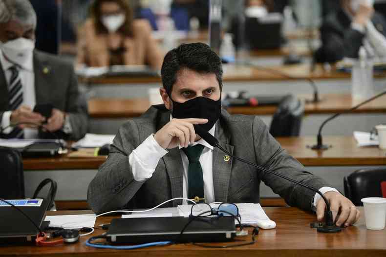 Senador Marcos do Val levantou questionamentos sobre a denncia apresentada pelo policial mineiro Luiz Paulo Dominguetti Pereira(foto: Pedro Frana/Agncia Senado)