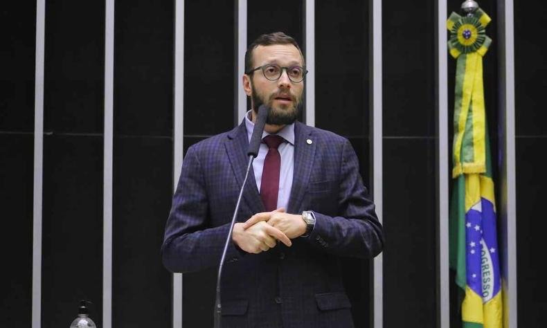 O deputado Filipe Barros, do PL paranaense, durante pronunciamento no plenrio da Cmara Federal