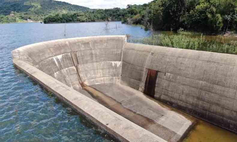 Nesta tera-feira (9/2) a represa Vrzea das Flores atingiu 93,8% de seu limite. A petio pede que Copasa adote medidas para o extravazamento seguro das guas.(foto: Prefeitura Betim/Divulgao)