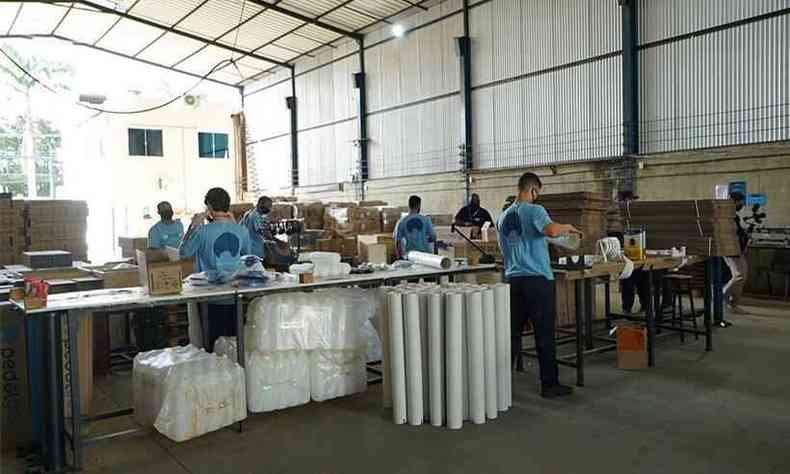 A fbrica do Pedalgel em Governador Valadares j produziu mais de 60 mil unidades do dispensador(foto: Divulgao KPG/SA)