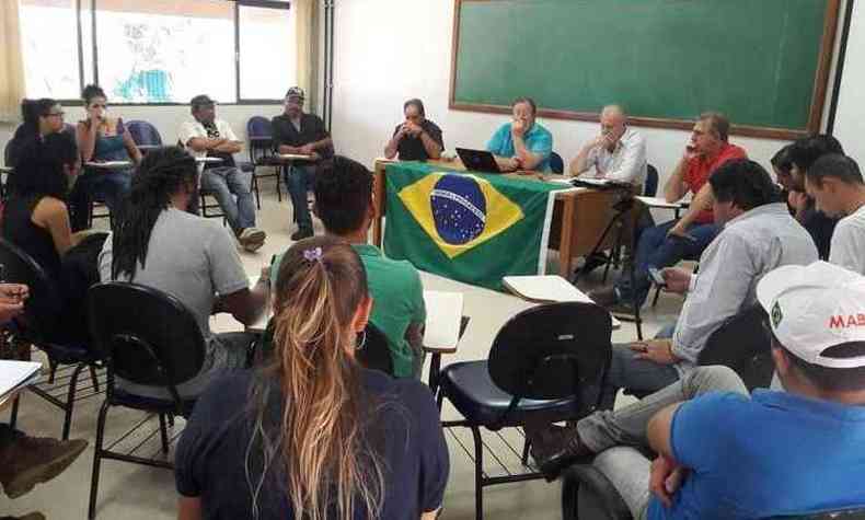 Greve comeou por iniciativa da Via Campesina. Manifestantes querem que STF discuta pautas que podem interferir no processo de Lula(foto: Neudicleia Neres de Oliveira/Divulgao)
