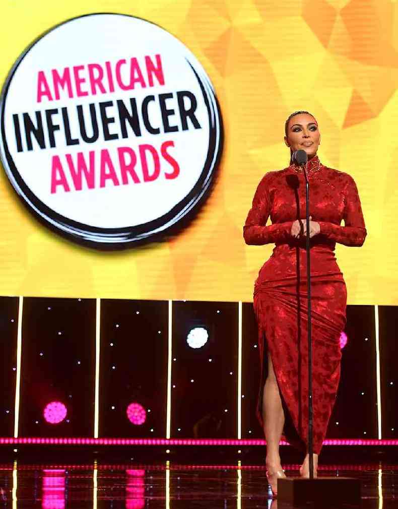 A popularidade de algumas das celebridades mais famosas, como Kim Kardashian,  exagerada pela equao do influenciador, diz Sumpter(foto: Getty Images)