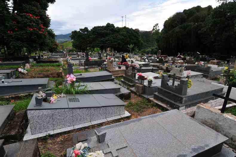 O Brasil registrou 2.870 novas mortes pela COVID-19, nas ltimas 24h (foto: Ramon Lisboa/EM/D.A Press)