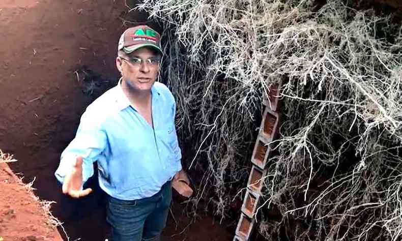 O produtor e agrnomo Alessandro Oliveira trabalha h 32 anos com caf e administra cerca de 620 hectares de plantao em So Roque de Minas(foto: Arquivo pessoal)