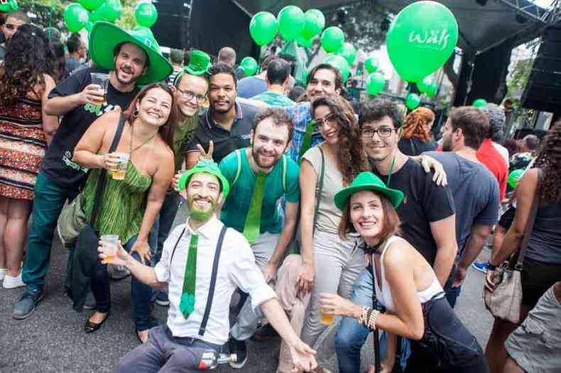 Adereos verdes fizeram parte da festa realizada em 2019 na Savassi(foto: Mateus Baranowski/Divulgao)
