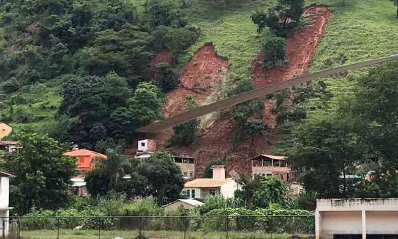 Deslizamento de terra em encostas de Santa Maria de Itabira